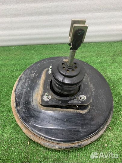 Вакуумный усилитель тормозов Renault Logan седан