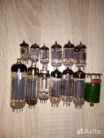 Радиолампы, конденсаторы СССР