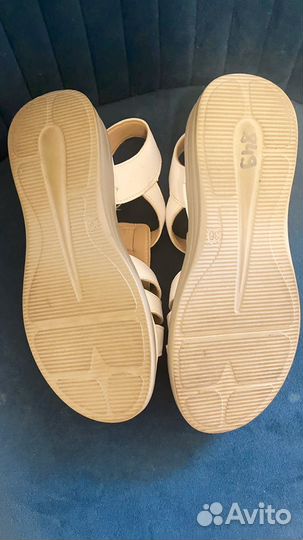 Сандалии, босоножки