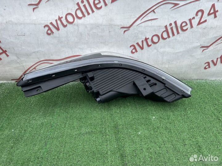 Фара левая Hyundai Solaris HCR G4LC 2017-2020