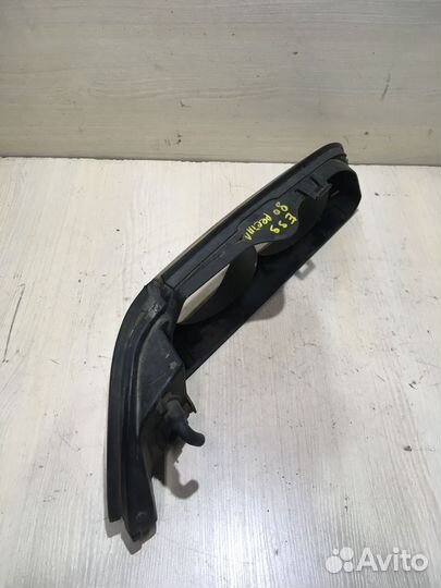 Стекло фары левой BMW 5 E39 до рест