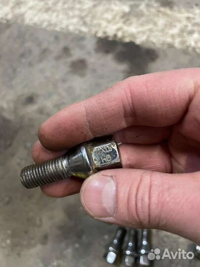 Гайки болты для колёс