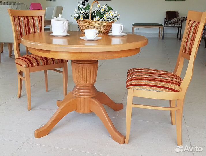 Стол обеденный