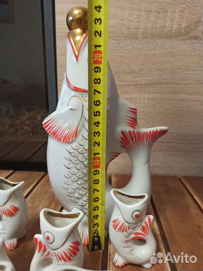 Графин с рюмками рыбки