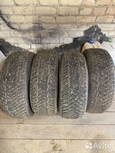 Yokohama Ice Guard IG65 215/55 R18