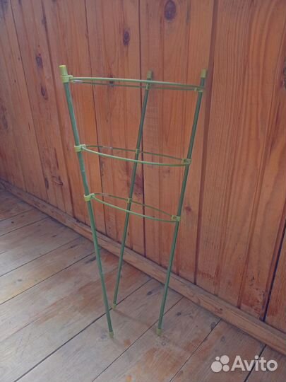 Забронировано. Отдам бесплатно опору для цветов