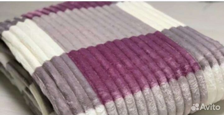 Пледы и покрывало