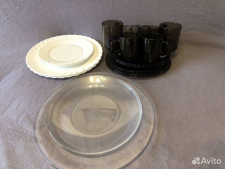Набор стеклянных тарелок б/у.Белые/коричнев France