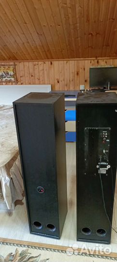 Акустические колонки большие