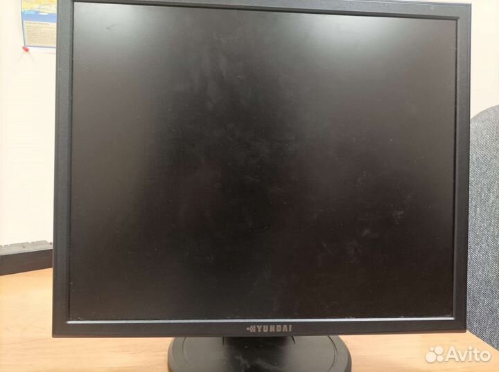 Монитор hyundai