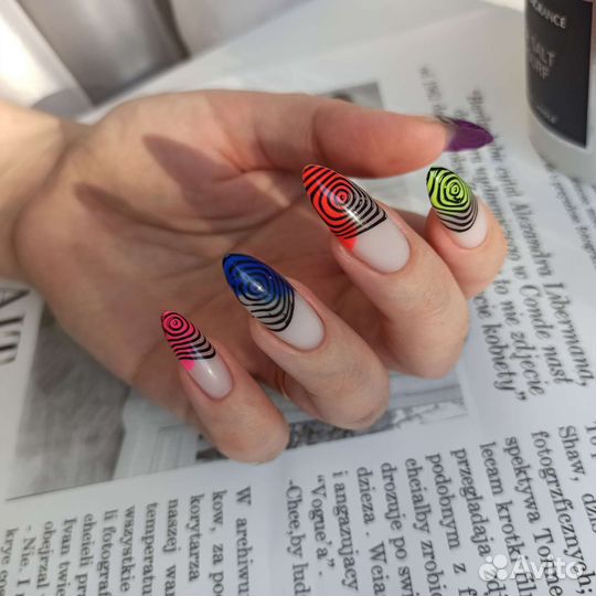 Маникюр с покрытием,наращивание ногтей, педикюр