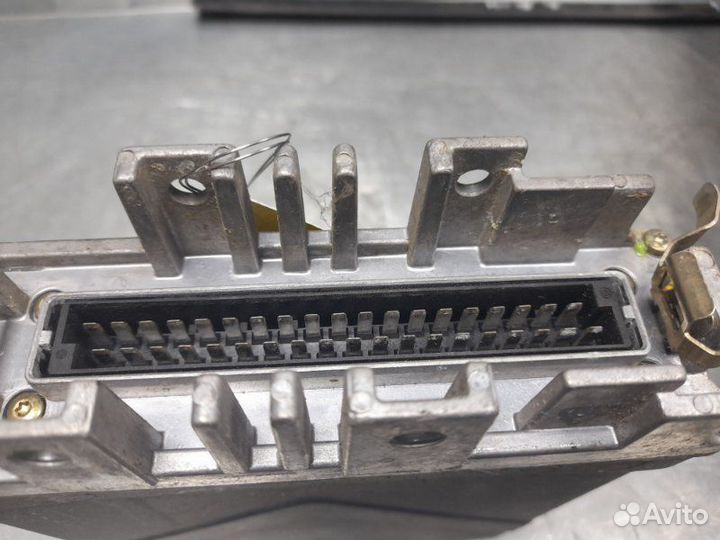 Блок управления двигателем Audi 80/90 B3