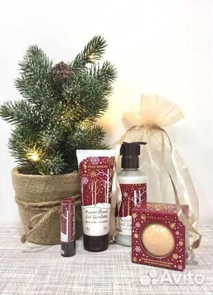 Косметички Ив Роше