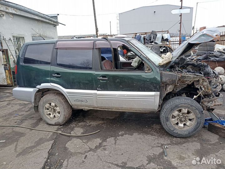 Nissan Terrano 2 1996г. 2.4 в разбор