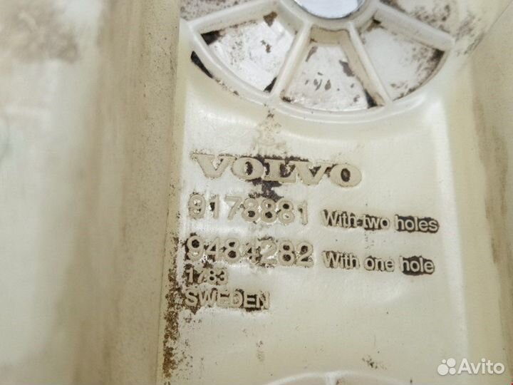 Бачок омывателя лобового стекла Volvo S80