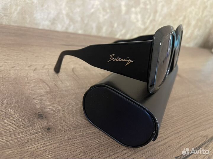 Солнцезащитные очки balenciaga