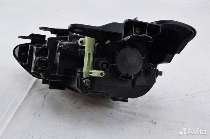 Б/У Б/У Фара правая Genesis G70 2017-2021