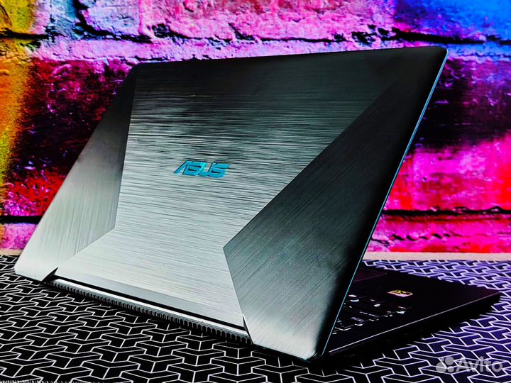 Мощный игровой ноутбук Asus TUF R5-2500/ GTX1050