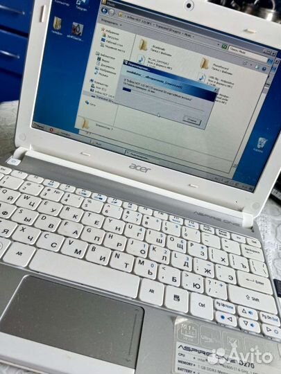 Нетбук Acer aspire one D270