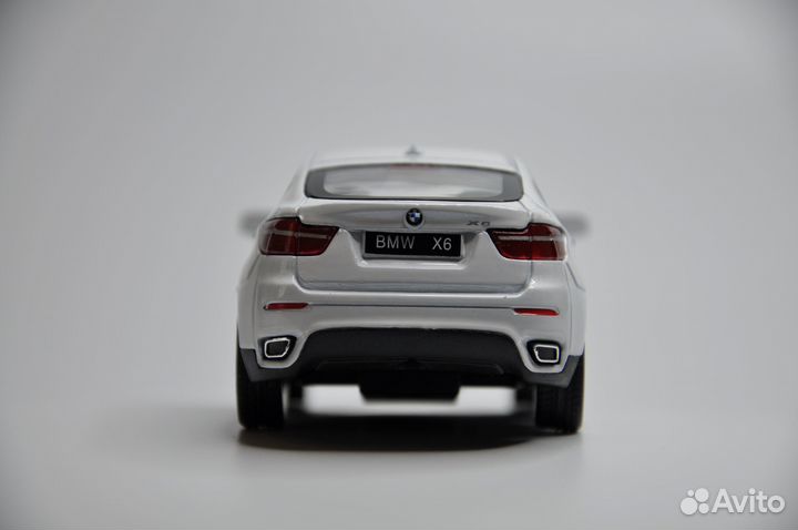Модель автомобиля BMW X6 металл