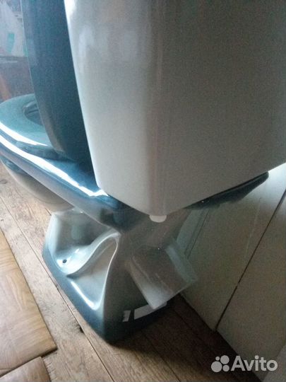 Продаю унитаз