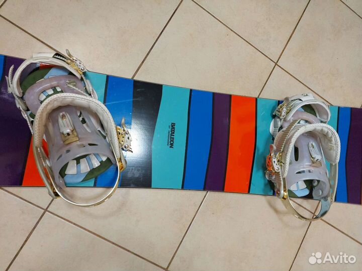 Сноуборд с креплениями и ботинками