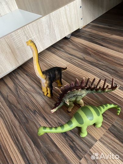 Динозавры игрушки