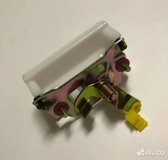 Ручка двери багажника Mitsubishi Pajero 2,3,4 iO