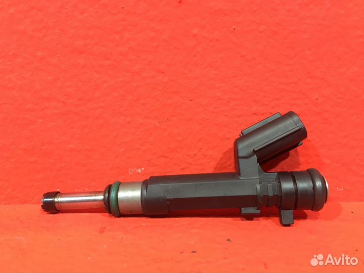 Форсунка топливная Nissan Juke F15 SUV HR16DE