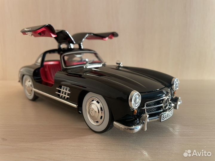 Коллекционная машинка Mercedes Benz 300SL 1:24