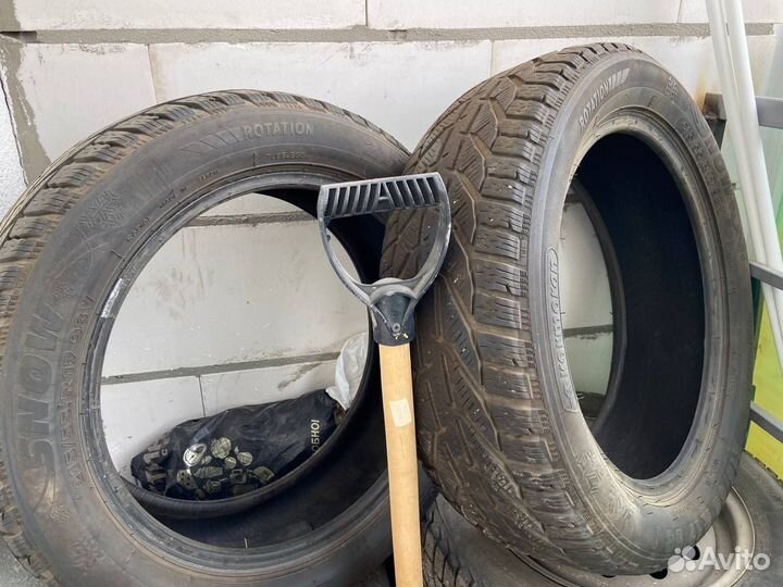 Kormoran Snow 215/55 R17 98V