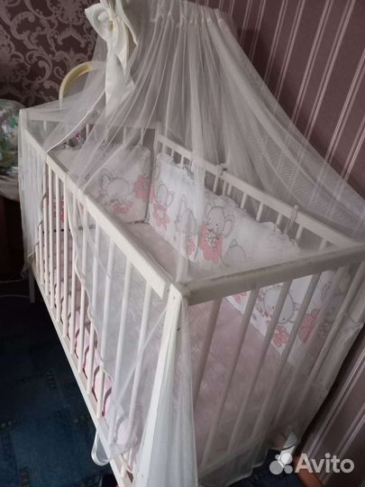 Детская кроватка