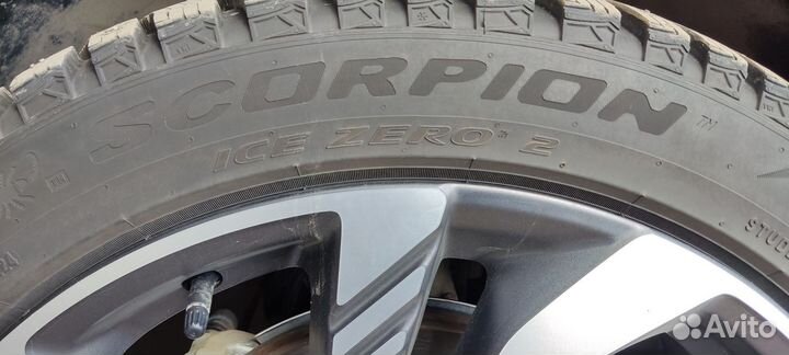 Pirelli Scorpion Ice Zero 2 245/45 R20