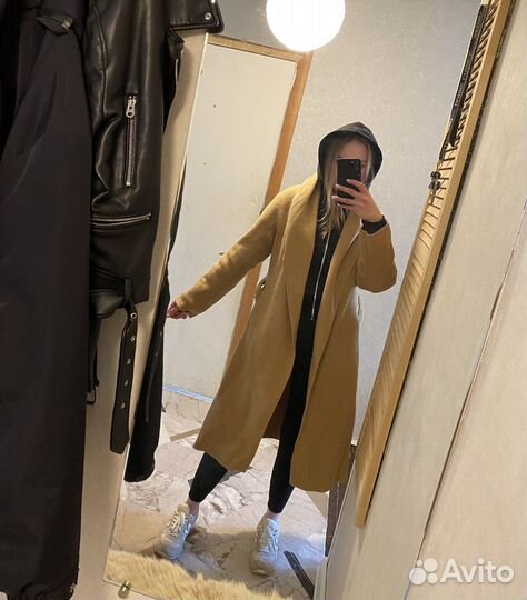 Легкое шерстяное пальто