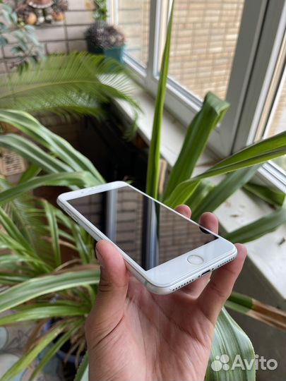 iPhone 8 Plus, 64 ГБ