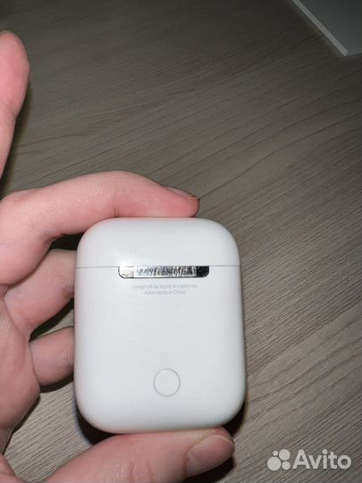 Беспроводные наушники apple airpods 1