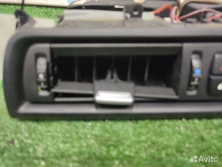 Дефлектор воздушный передний Bmw 523 F10 N52B25AF