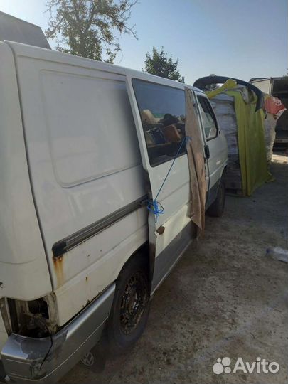 Запчасти на Volkswagen Transporter T4