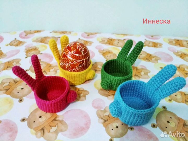 Курочка вязаная в гнезде с яичками на благополучие