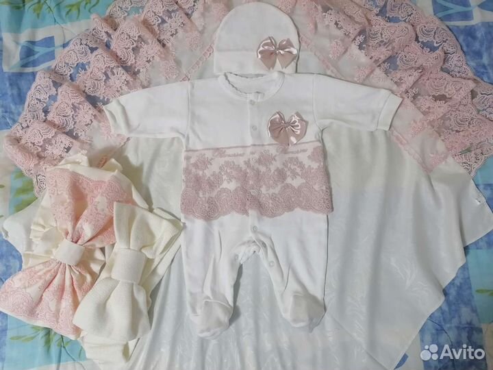 Комплект на выписку для девочки