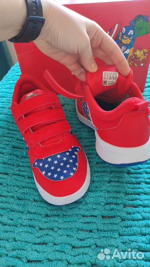Кроссовки adidas р. 38