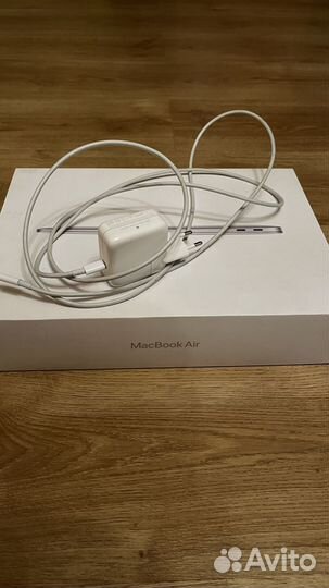 Macbook air 13 / 2020 / i3 / 8gb / 256 gb