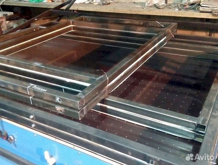 Вакуумно-формовочный станок