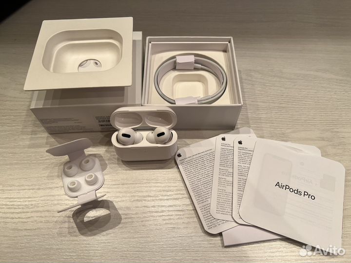 Airpods pro (чехол в подарок)