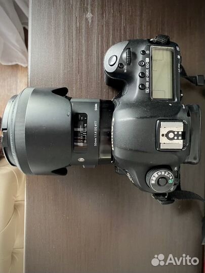 Зеркальный фотоаппарат canon 5D mark III