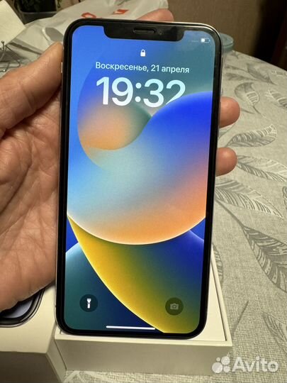 iPhone X, 64 ГБ