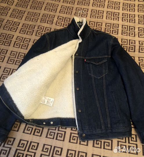 Джинсовая куртка с мехом levis
