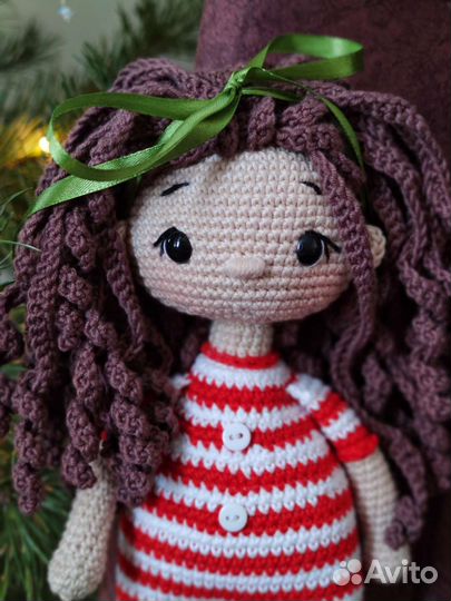 Кукла в рождественской пижаме