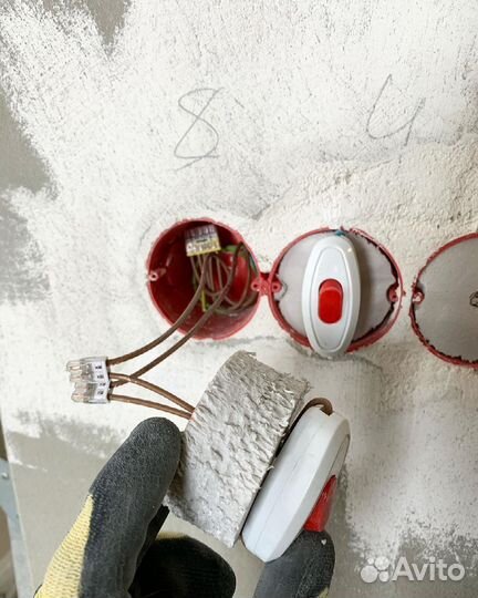 Установка розеток и света. Электрик