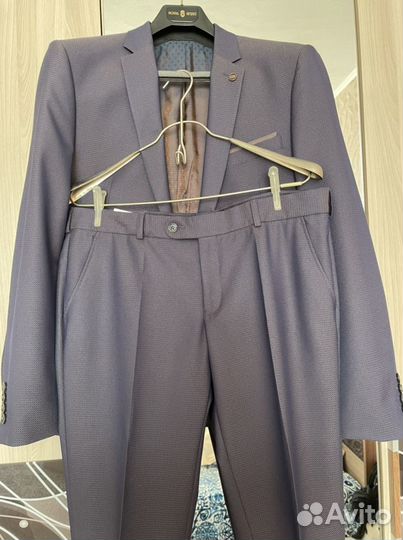 Мужской костюм с рубашкой